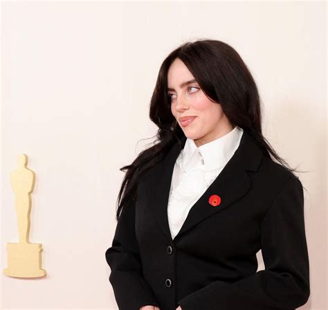 Billie at the Oscars (2024) : r/BillieEilishBreasts